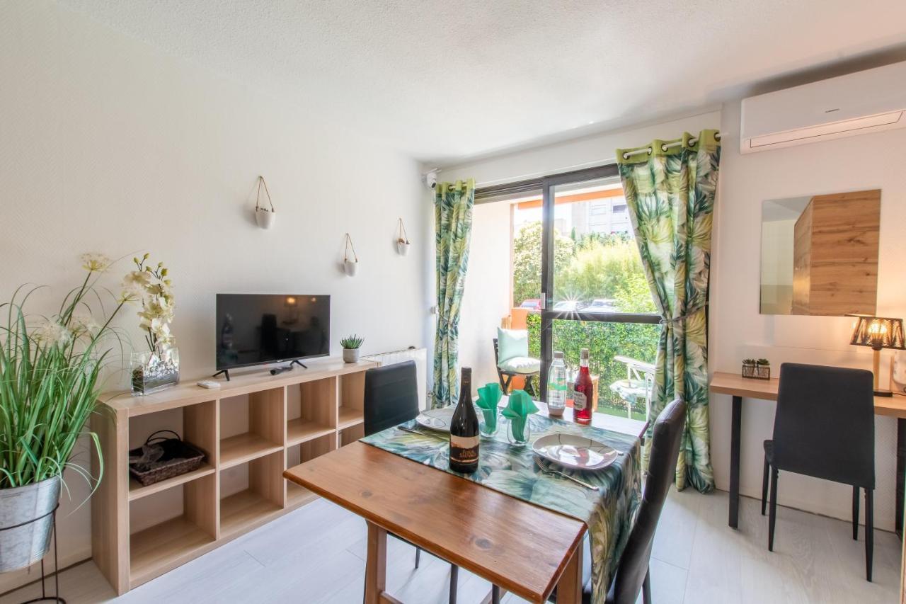 Apartamento Les Flamants Roses - Studio Avec Balcon Nimes Exterior foto