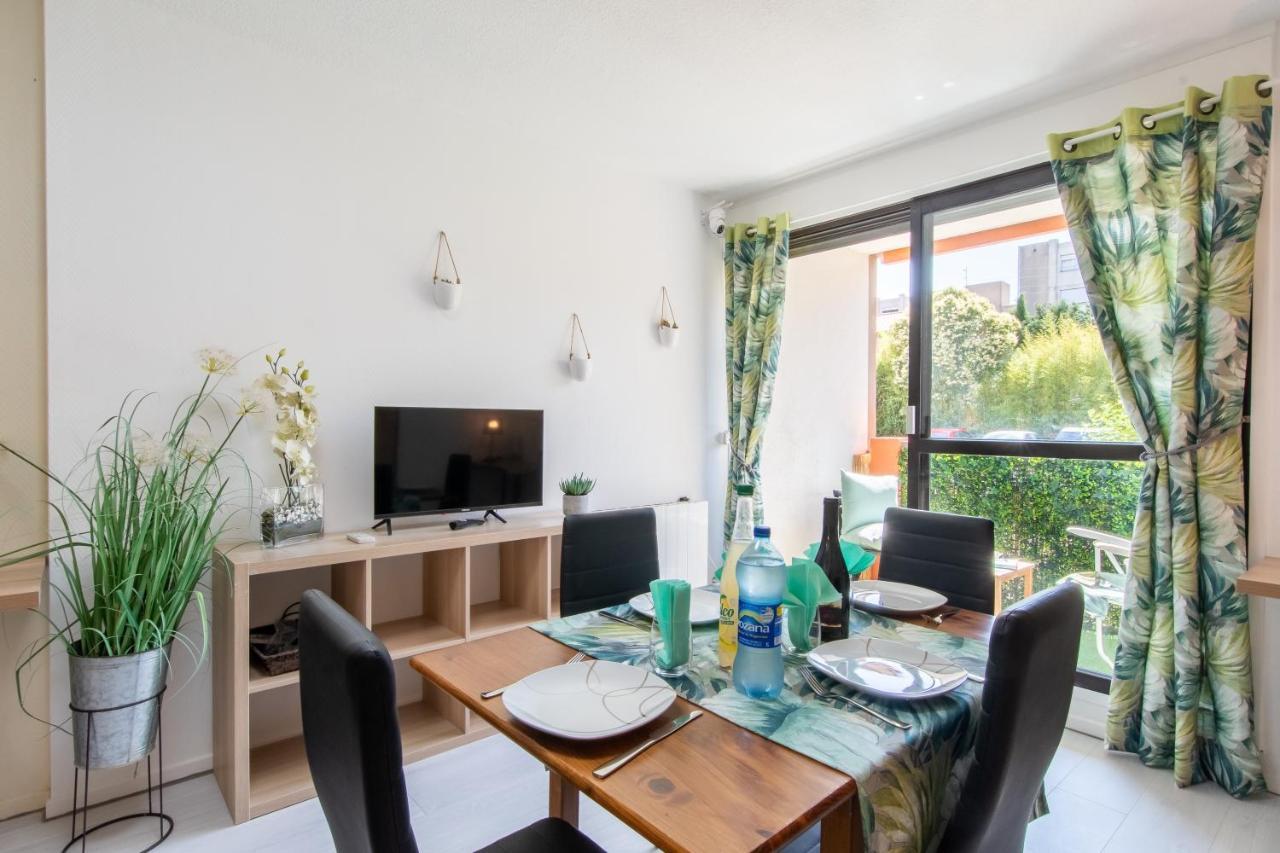 Apartamento Les Flamants Roses - Studio Avec Balcon Nimes Exterior foto