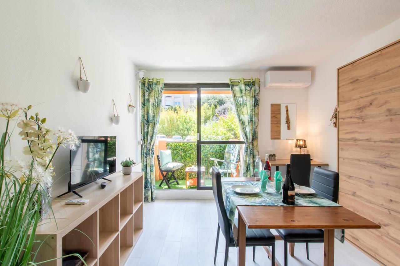 Apartamento Les Flamants Roses - Studio Avec Balcon Nimes Exterior foto